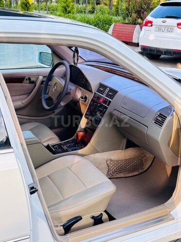 Mercedes C 230-12