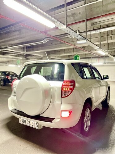 Toyota RAV4-5