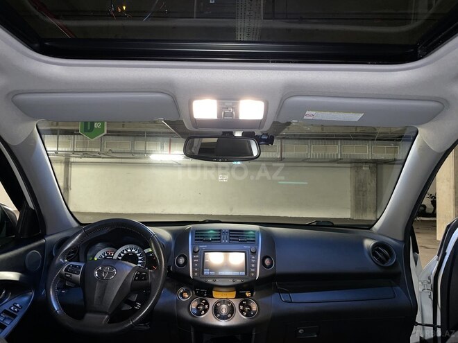 Toyota RAV4-10