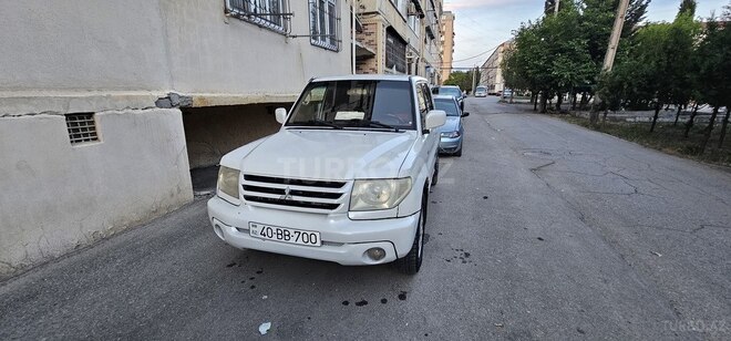 Mitsubishi Pajero io-1