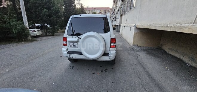Mitsubishi Pajero io-3
