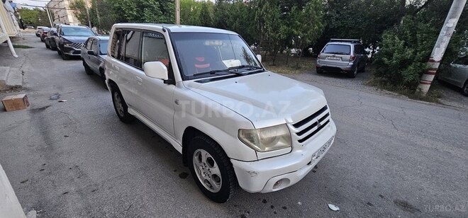 Mitsubishi Pajero io-2
