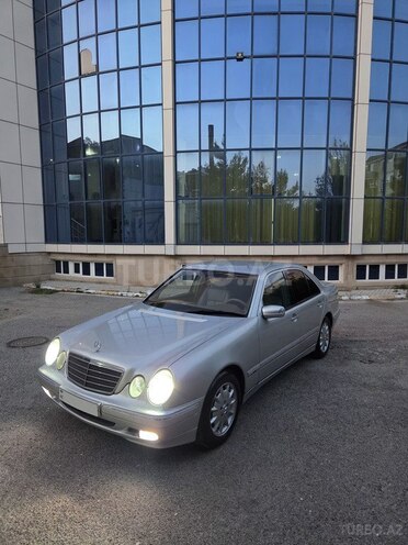 Mercedes E 220-4