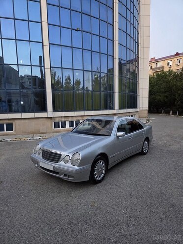 Mercedes E 220-3