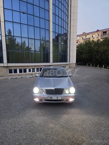 Mercedes E 220-2