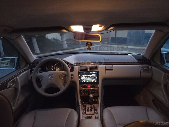 Mercedes E 220-16