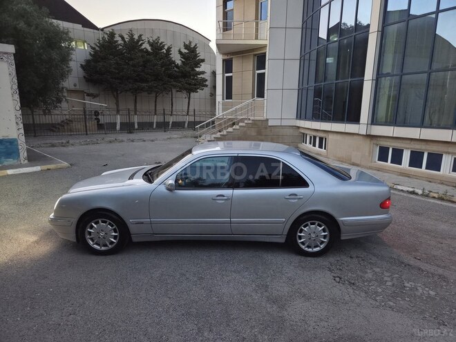 Mercedes E 220-8