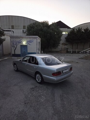 Mercedes E 220-9