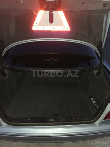 Mercedes E 220-12