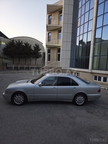Mercedes E 220-7