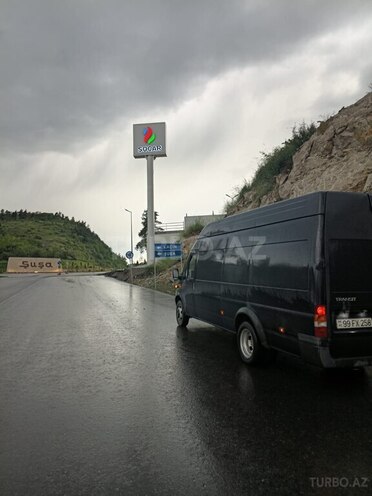 Ford Transit-9