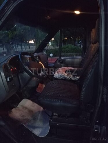 Ford Transit-5