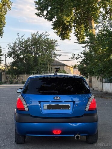 Kia Rio-5
