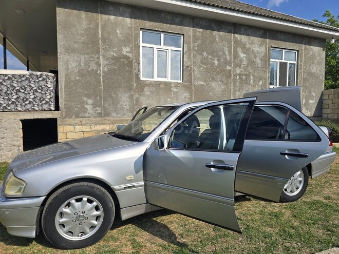 Mercedes C 240-3