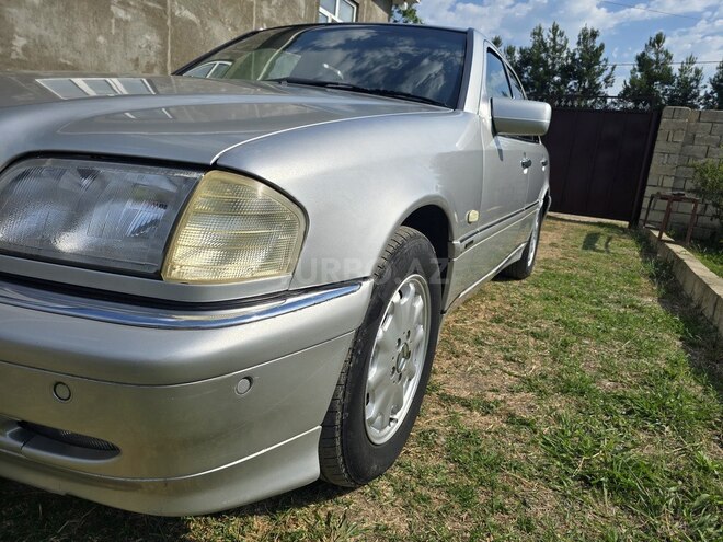 Mercedes C 240-12