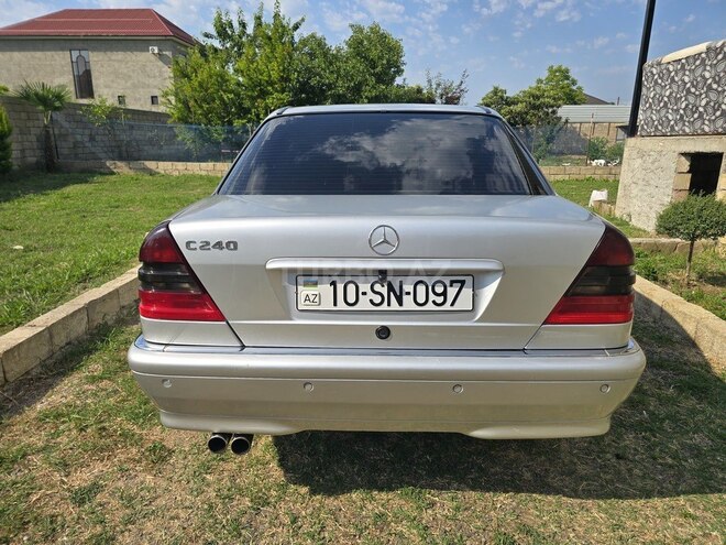 Mercedes C 240-11