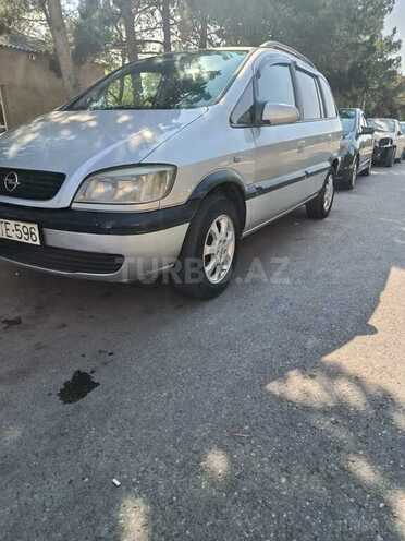Opel Zafira-5
