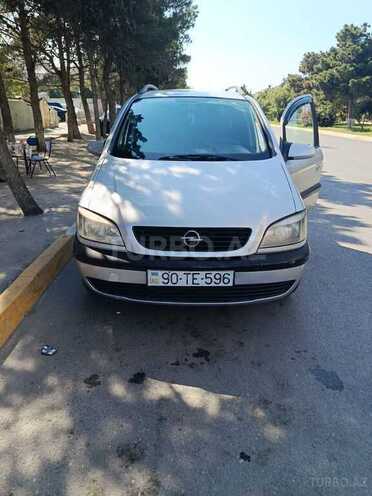 Opel Zafira-1