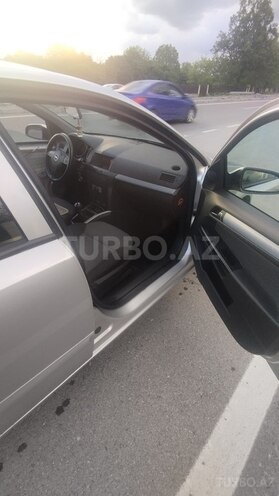 Opel Astra-11
