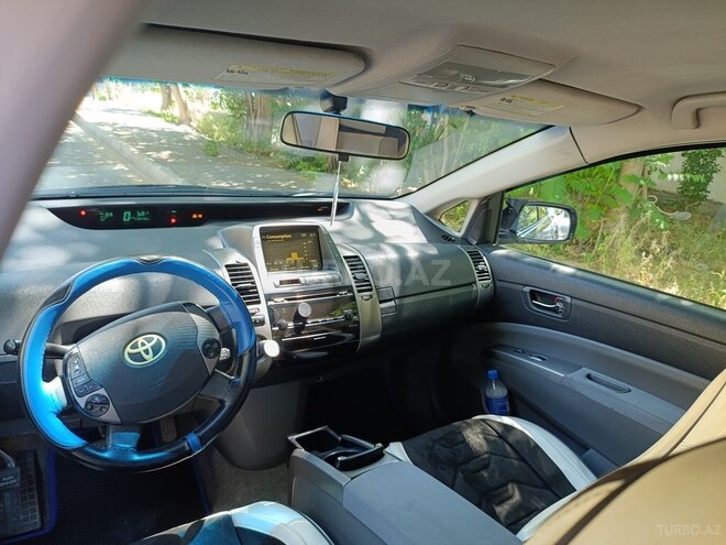 Toyota Prius-5