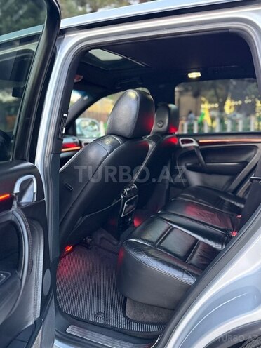 Porsche Cayenne S-8