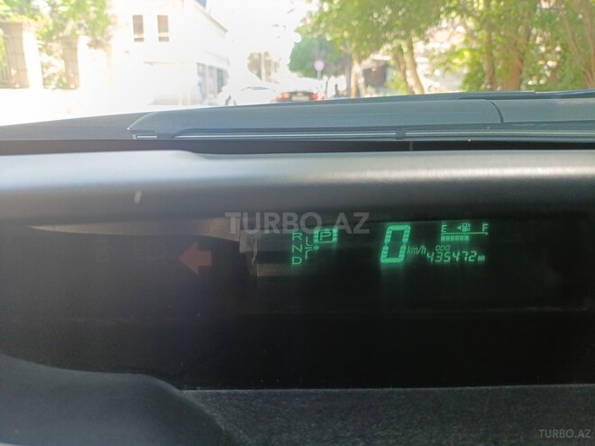 Toyota Prius-8