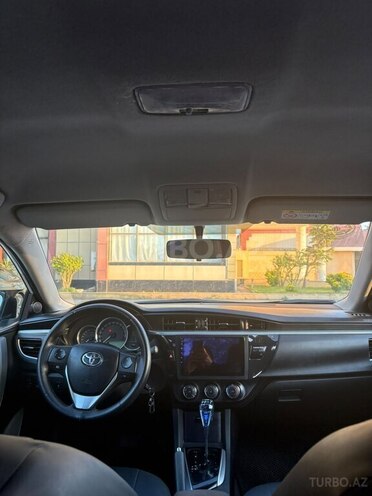 Toyota Corolla-10