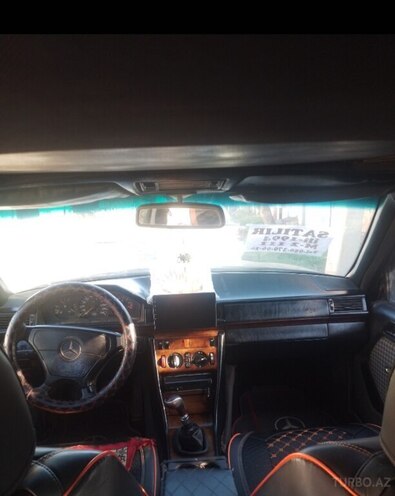 Mercedes E 200-4