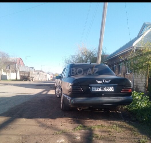 Mercedes E 200-5