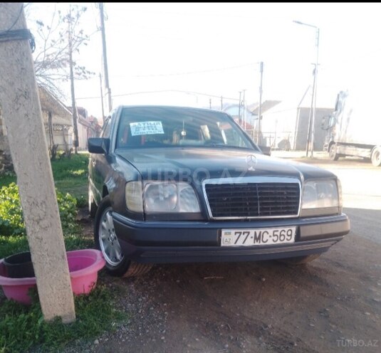 Mercedes E 200-1