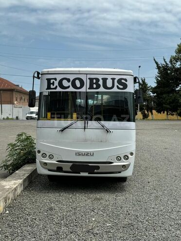 Isuzu Ecobus-1