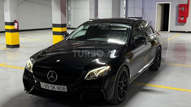 Mercedes E 300 4MATIC-9