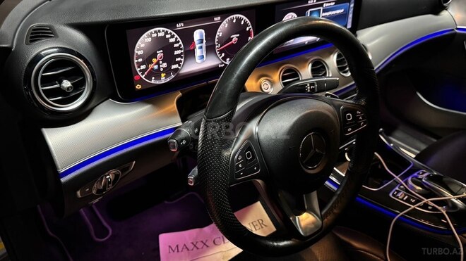 Mercedes E 300 4MATIC-11