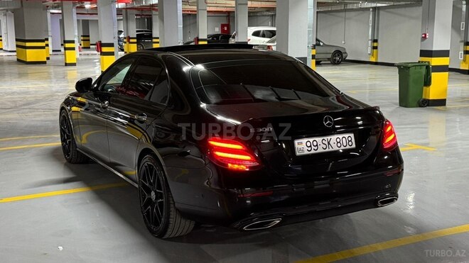Mercedes E 300 4MATIC-6
