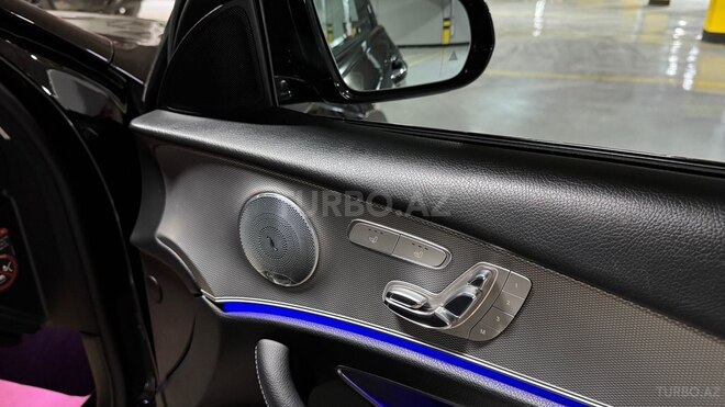 Mercedes E 300 4MATIC-15