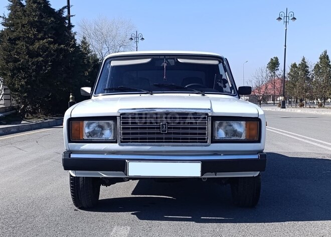 LADA (VAZ) 2107-1