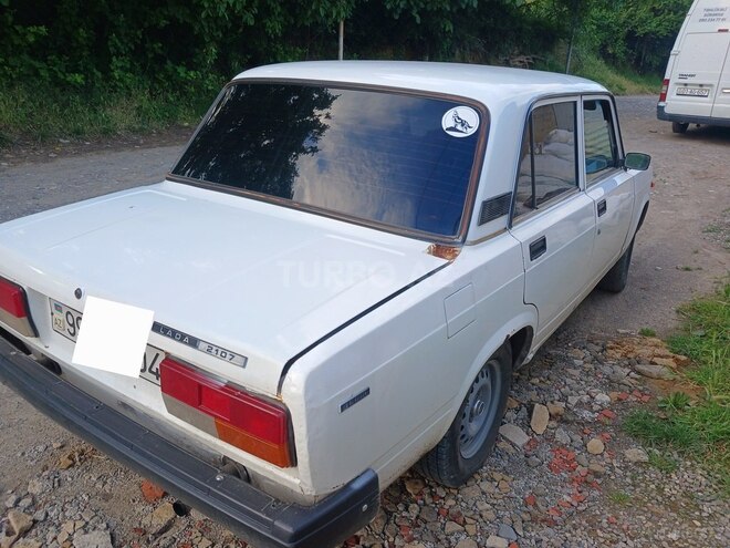 LADA (VAZ) 2107-2