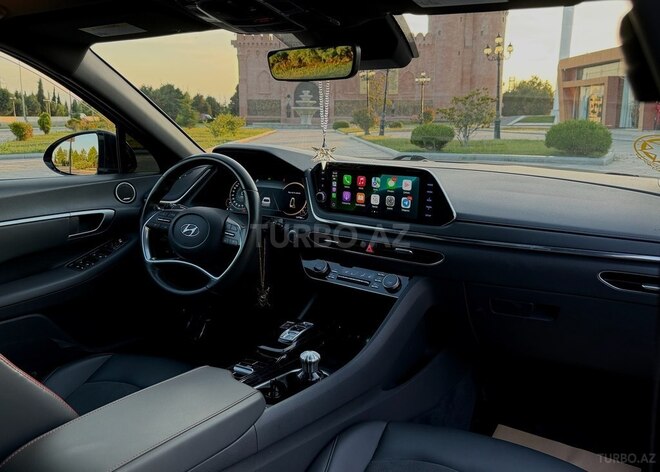 Hyundai Sonata-16