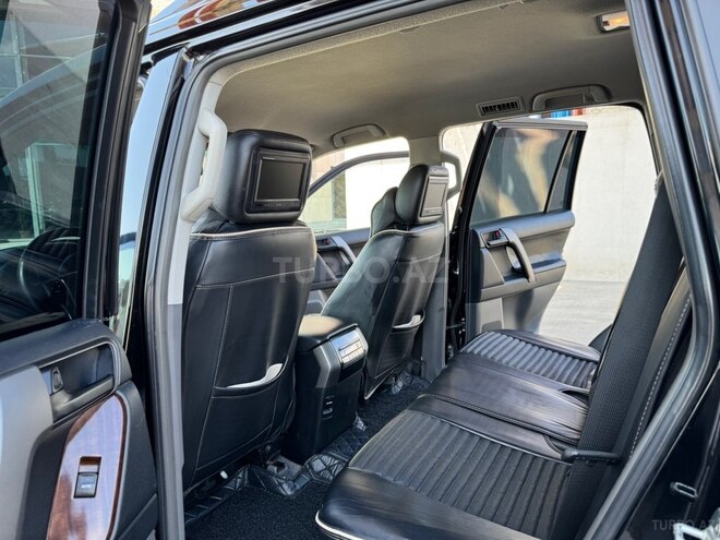 Toyota Land Cruiser Prado-13