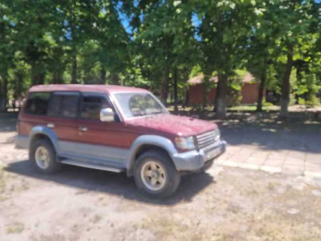 Mitsubishi Pajero-4