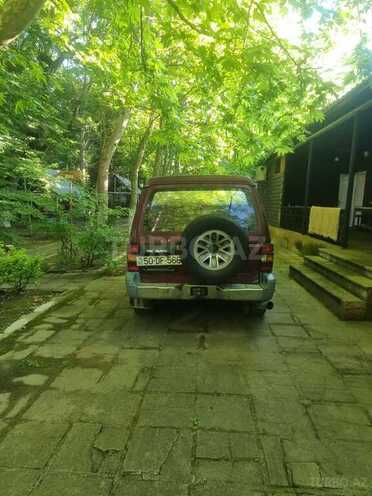 Mitsubishi Pajero-8