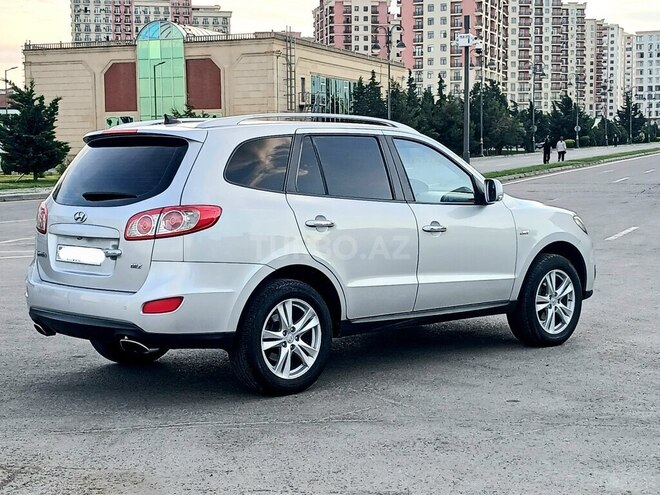 Hyundai Santa Fe-5