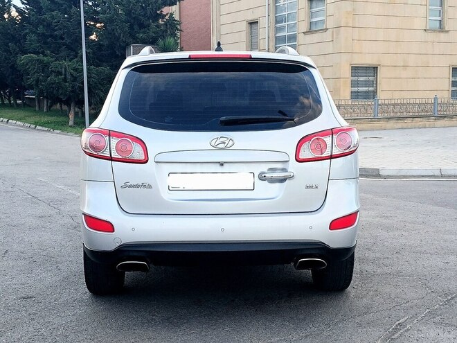 Hyundai Santa Fe-6