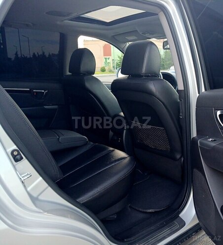 Hyundai Santa Fe-13