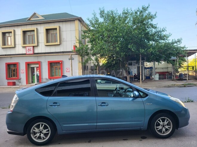 Toyota Prius-8