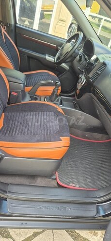 Hyundai Santa Fe-15