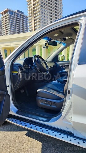 Hyundai Santa Fe-13