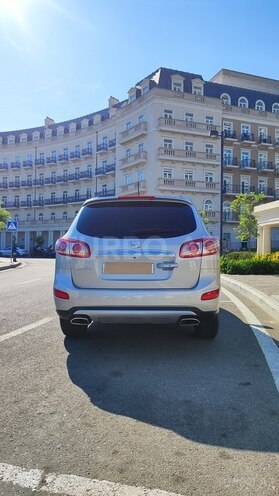 Hyundai Santa Fe-5