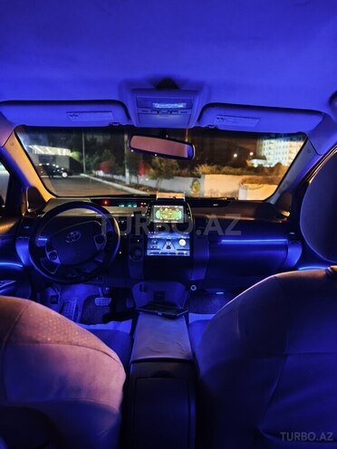 Toyota Prius-3