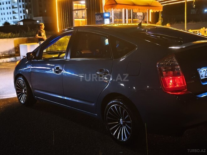 Toyota Prius-5